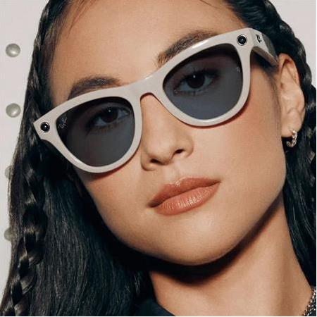 Ray-Ban Meta Skyler Kameralı Yapay Zekalı Akıllı Gözlük Shiny Chalky Gray Transitions Sapphire